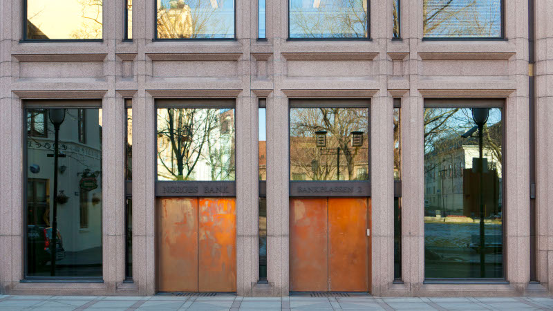 What is the point of an inflation target if it does not bind?